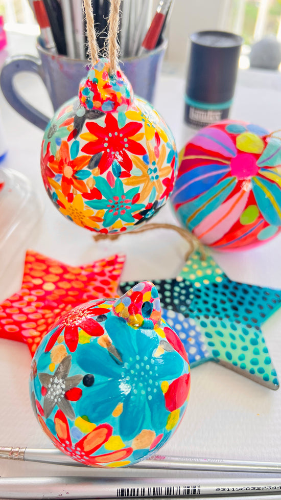 Hand-painted Ceramic Baubles & Ornaments Workshop | 2 sessions Saturday 2 Dec @ James Clark Gallery (Stafford, Qld)