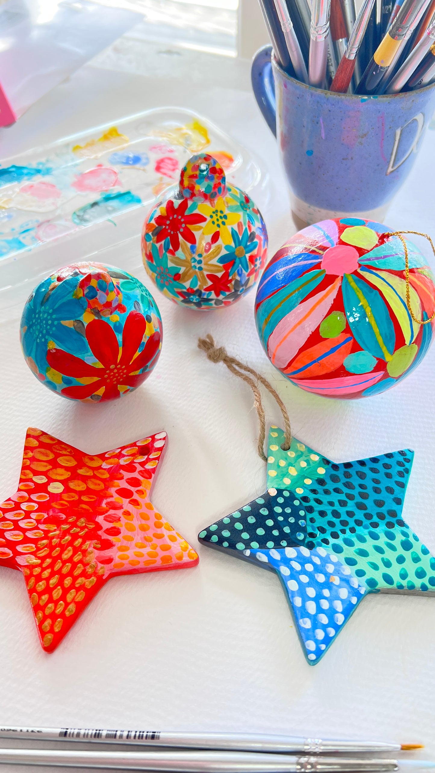Paint Your Own Christmas Ornaments – A Festive Ceramic Workshop with Lordy Dordie