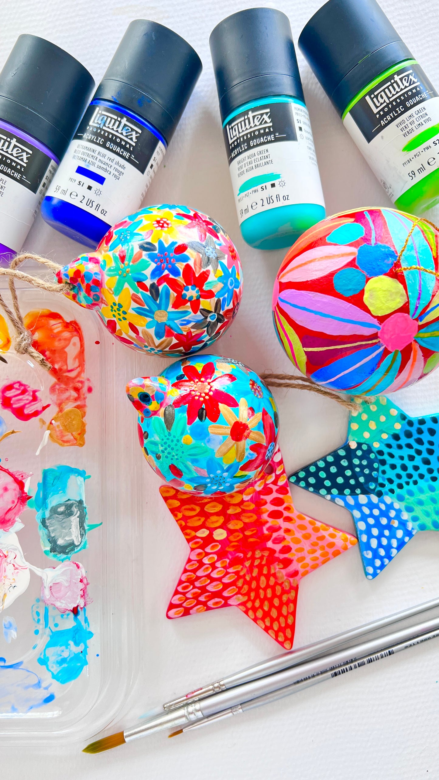 Paint Your Own Christmas Ornaments – A Festive Ceramic Workshop with Lordy Dordie