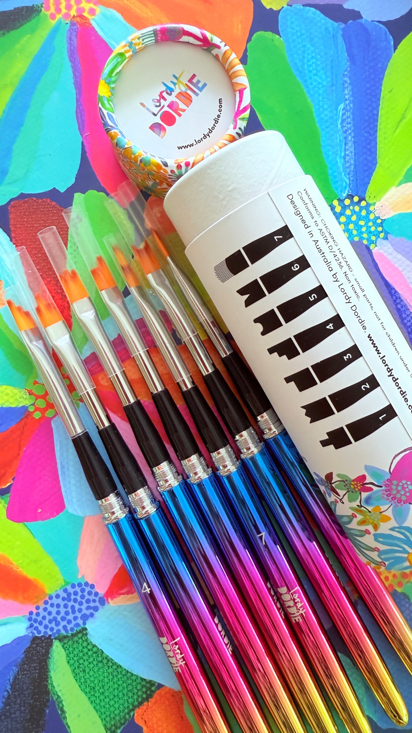 Flower Power paint brush set by Australian artist Georgie Forbes. 7 flower-inspired brush tips designed to paint petals, leaves and florals for watercolour, journalling and crafts.