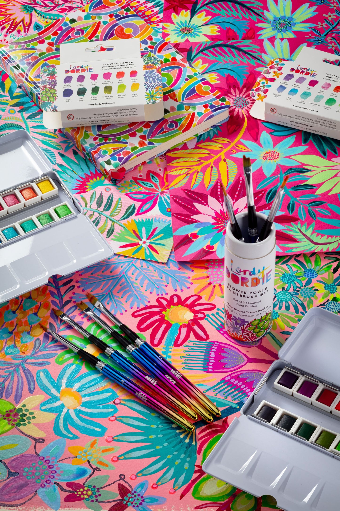 Flower Power paint brush set by Australian artist Georgie Forbes. 7 flower-inspired brush tips designed to paint petals, leaves and florals for watercolour, journalling and crafts.